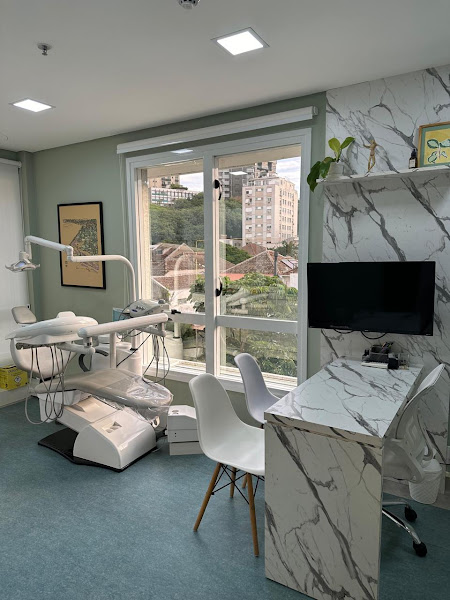 Foto 3 de Dra Paola T. Bainy - Cirurgiã-Dentista