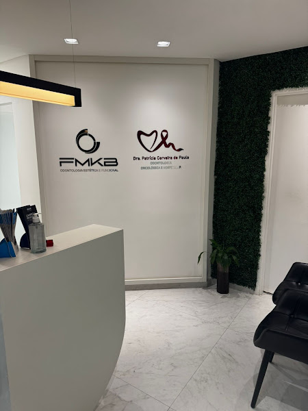 Foto 3 de Dra. Patrícia C. de Paula - Odontologia - Estomatologia, Laserterapia e Extração de Dente do Siso
