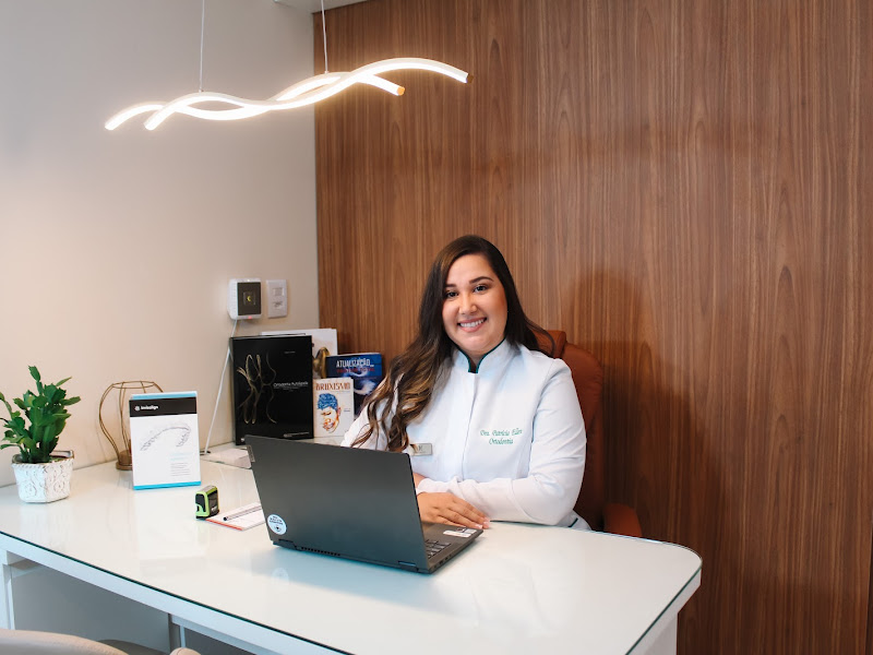 Foto de Dra. Patrícia Ellen Candioto - Ortodontia e Ortopedia Facial (aparelho)