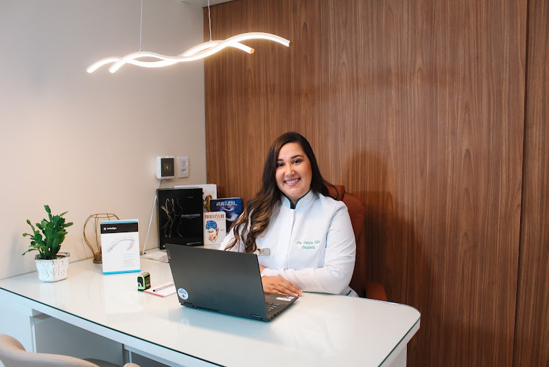 Foto 2 de Dra. Patrícia Ellen Candioto - Ortodontia e Ortopedia Facial (aparelho)