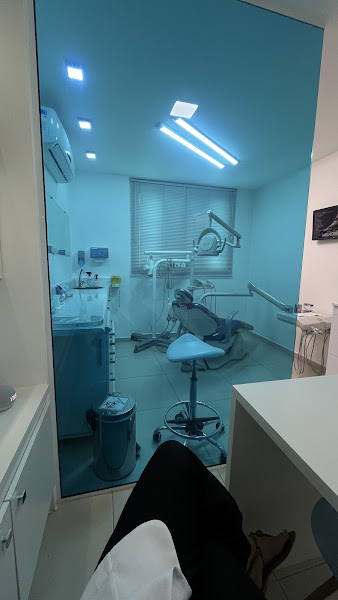 Foto de Dra. Paula Lanini - Consultório Odontológico em Macaé