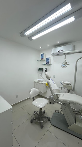 Foto 2 de Dra. Paula Lanini - Consultório Odontológico em Macaé