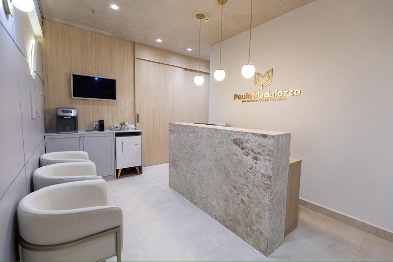 Foto 3 de Dra. Paula Madalozzo - Consultório Odontológico, Implante Dentário em Indaiatuba