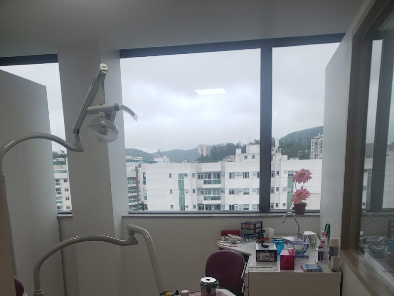 Foto 2 de DRA PAULA NOGUEIRA ODONTOLOGIA & ESTÉTICA