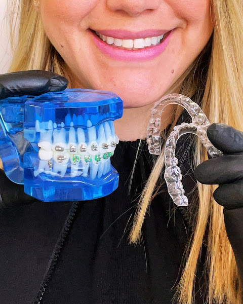 Foto 2 de Dra Paula Santos | Dentista Cirurgiã