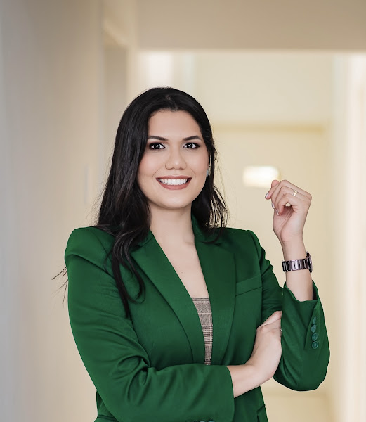 Foto 2 de Dra. Paula Trindade - Bucomaxilo - Implantodontia