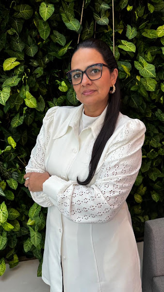 Foto 2 de Dra. Paula Vanina | Harmonização Orofacial