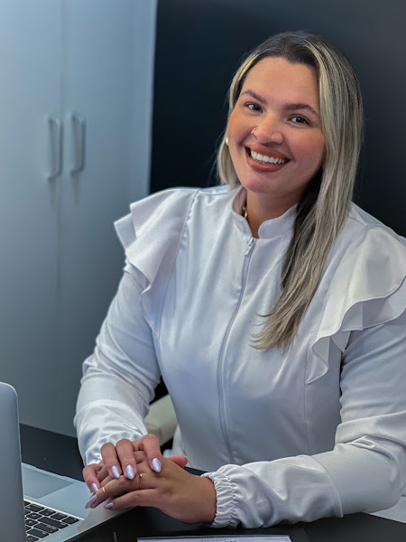 Foto 2 de Dra Péthala Gomes - Harmonização Facial (Dentista | Niterói)