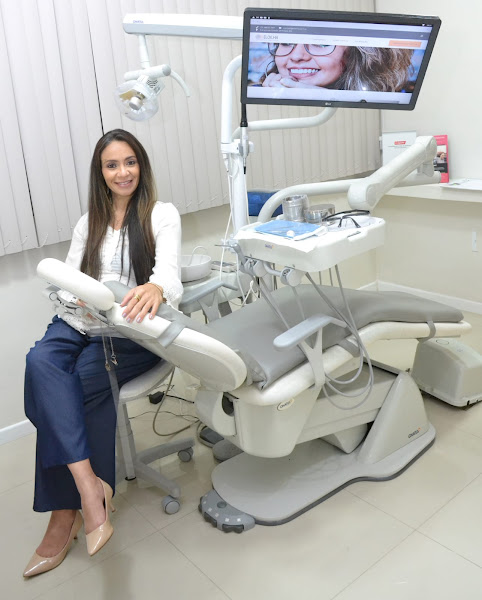 Foto 3 de Dra. Ponciana Barreto | Dentista | Alinhador Invisível | SouSmile | Ilha do Governador