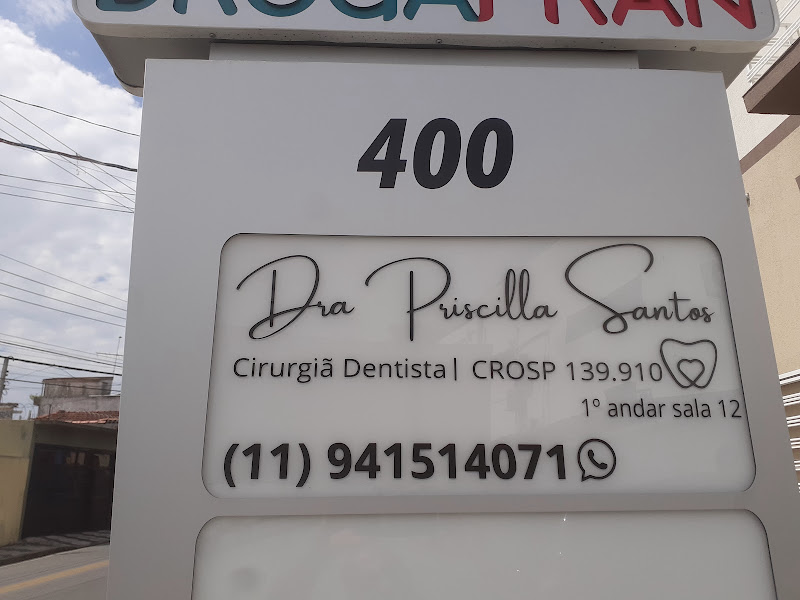 Foto 2 de Dra. Priscilla Santos - Cirurgiã Dentista