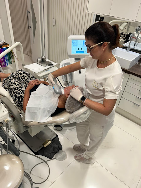 Foto 2 de Dra. Queli Barbosa | Dentista em São Paulo