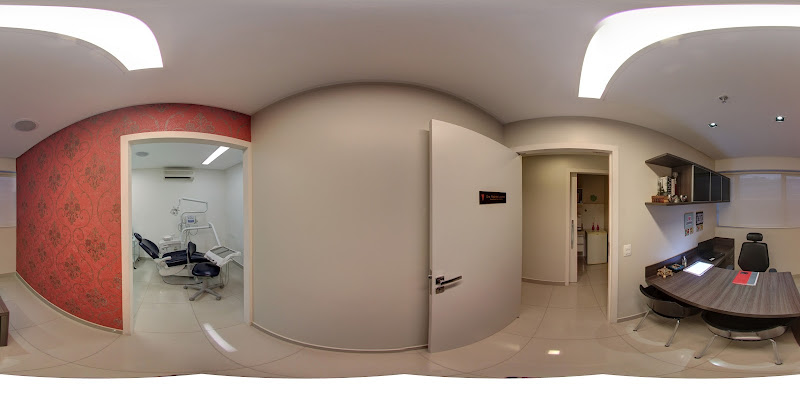 Foto 2 de Dra. Rachele Lucchesi - Reabilitação Oral e Estética