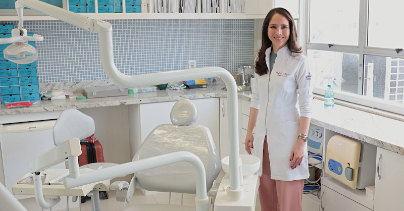 Foto 2 de Dra Rafaela Mazim – Reabilitação Oral e Estética