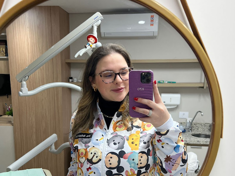 Foto de Dra. Rafaella Olsen - Odontopediatria e Clínica Geral
