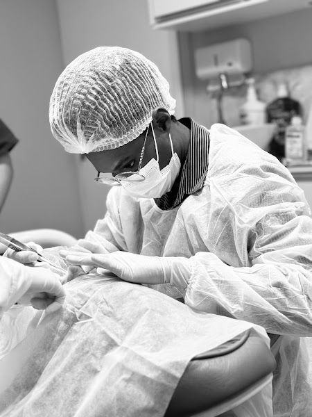 Foto 2 de Dra Raízza Cardoso - Dentista Periodontista