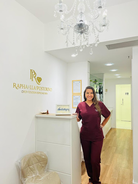 Foto 2 de Dra. Raphaella Postorivo - Odontologia