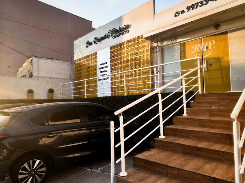 Foto de Dra. Raquel Cristina Pinheiro - Dentista em Sorocaba, Especialista em Implantes | Ortodontia | Harmonização Facial