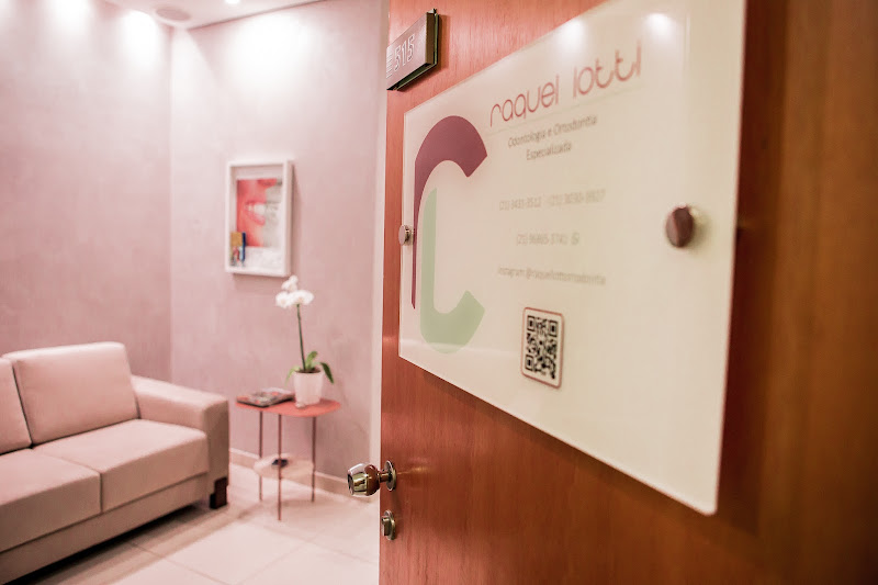 Foto 2 de Dra Raquel Lotti Ortodontia Especializada Invisalign | Bruxismo | Apneia do Sono | Myobrace | Barra da Tijuca