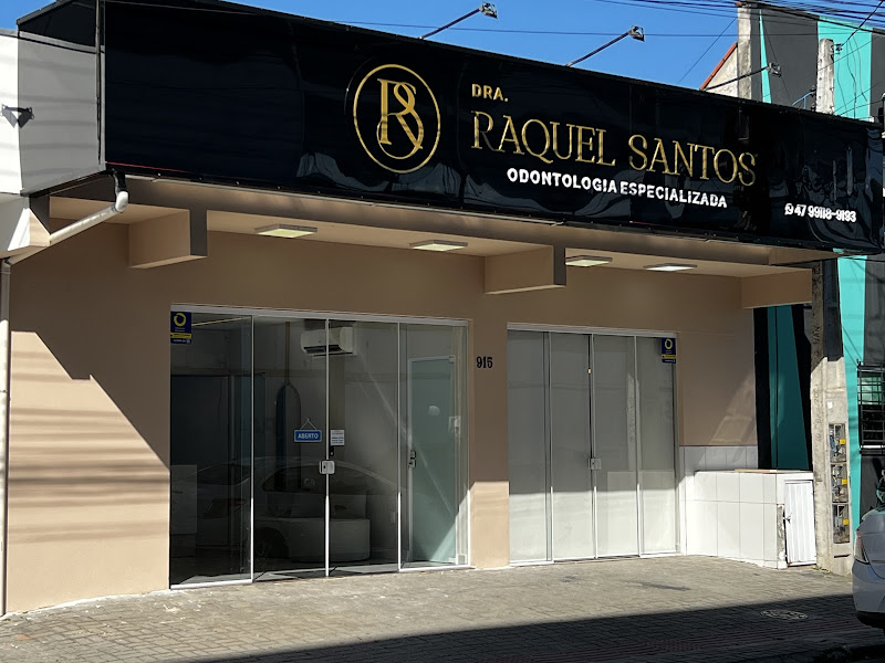 Foto 2 de Dra. Raquel Santos - Dentista/Lentes em Resina/Aparelho Ortodôntico/ Tratamento de Canal