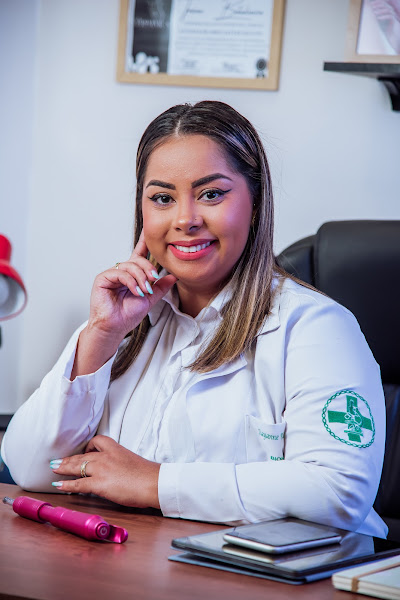 Foto 2 de Dra. Rayanne Maylon - Harmonização Facial e Corporal