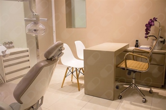 Foto 2 de Dra. Renata Clajus, Dentista