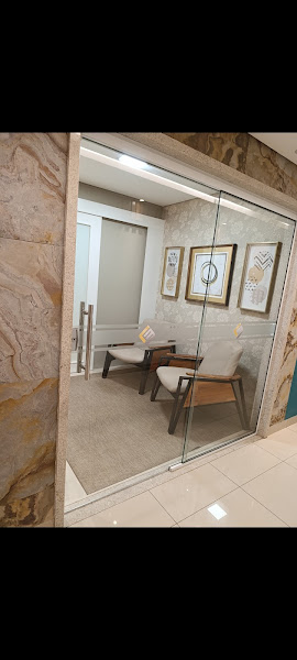 Foto 2 de Dra. Renata Cristina Santos Cruz Silveira