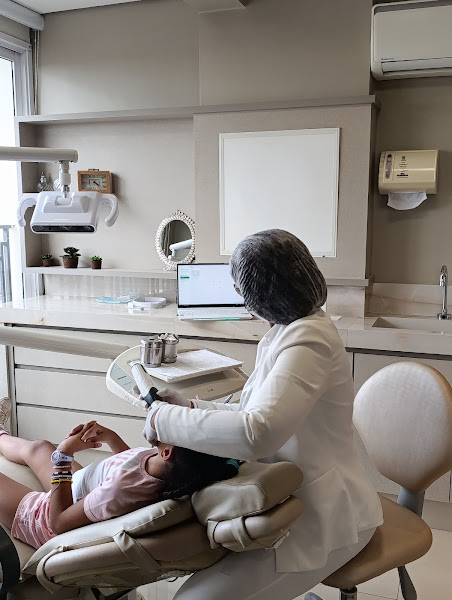 Foto 3 de Dra. Renata Cristina Santos Cruz Silveira