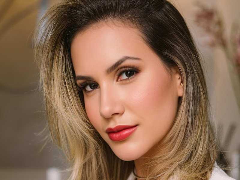 Foto de Dra. Renata Gomes - Harmonização Facial