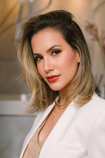 Foto 2 de Dra. Renata Gomes - Harmonização Facial