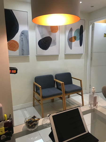 Foto 2 de Dra Renata Klang Odontologia Alinhadores