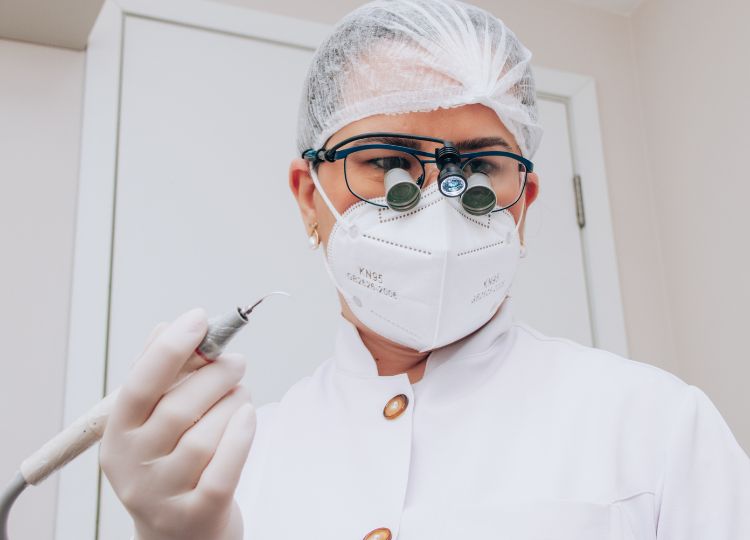 Foto 2 de Dra Renata Quinhones - Dentista, Periodontia na Barra da Tijuca