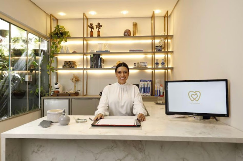 Foto 2 de Dra. Renata Reis - Ortodontista