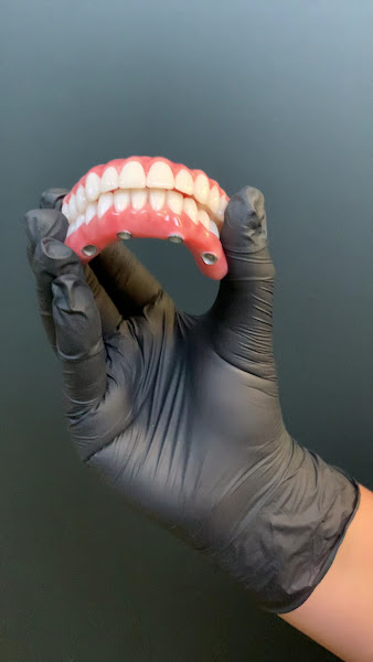 Foto 4 de Dra. Renata Soares - Protesista e Especialista em Reabilitação Oral