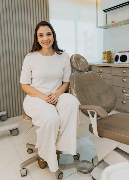 Foto 3 de Dra. Richelle Rodrigues (Dentista) Gengivoplastia . Tratamento Periodontal . Clareamento