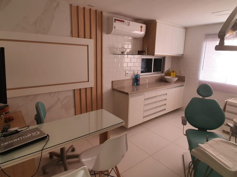 Foto 7 de Dra. Richelle Rodrigues (Dentista) Gengivoplastia . Tratamento Periodontal . Clareamento