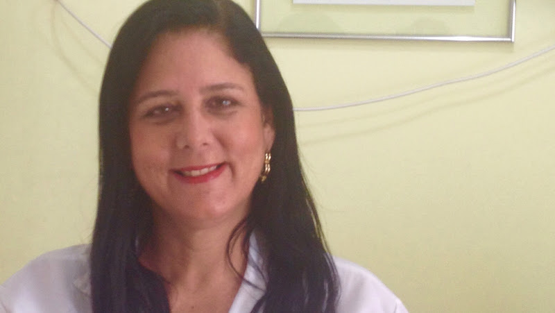 Foto 2 de Dra. Roberta Carneiro Leão