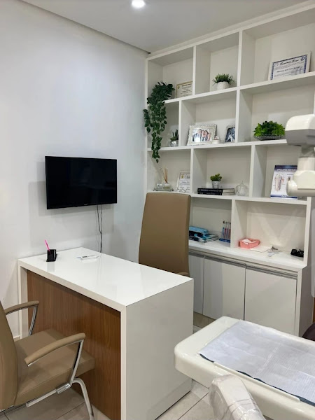 Foto 3 de Dra. Roberta Fernandes | Emergência Odontológica | Dentista de Emergência