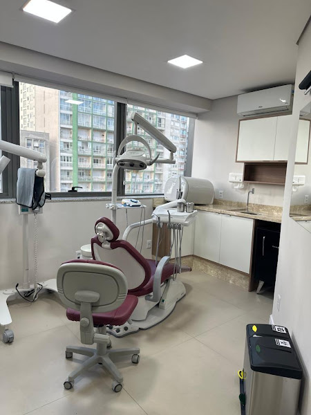 Foto 2 de DRA. ROBERTA OLIVEIRA ODONTOLOGIA INTEGRATIVA