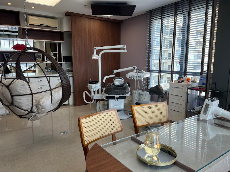 Foto 3 de Dra. Roberta Schmidt Odontologia Especializada