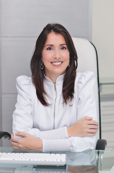 Foto 3 de Dra. Rosa Alina Freitas - Referência Odontologia Estética