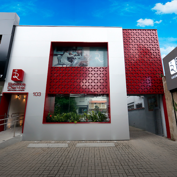 Foto 3 de Dra. Rose Marques Estética Dental - Implantes e Próteses