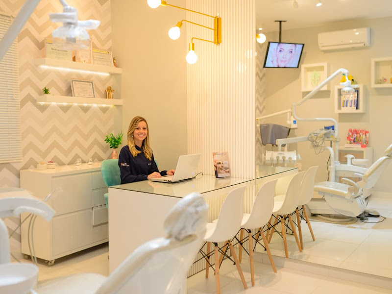 Foto 2 de Dra. Rossana de Carvalho Gonçalves - Conceito Odontologia