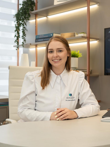 Foto 2 de Dra Sabrina Fitarelli Cirurgiã-Dentista