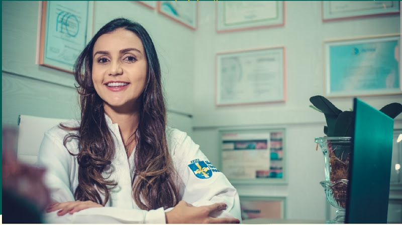 Foto 2 de Dra Sabrina Wigneron. Especialista/Mestre Implante Dentário. Especialista em Protése Dentária