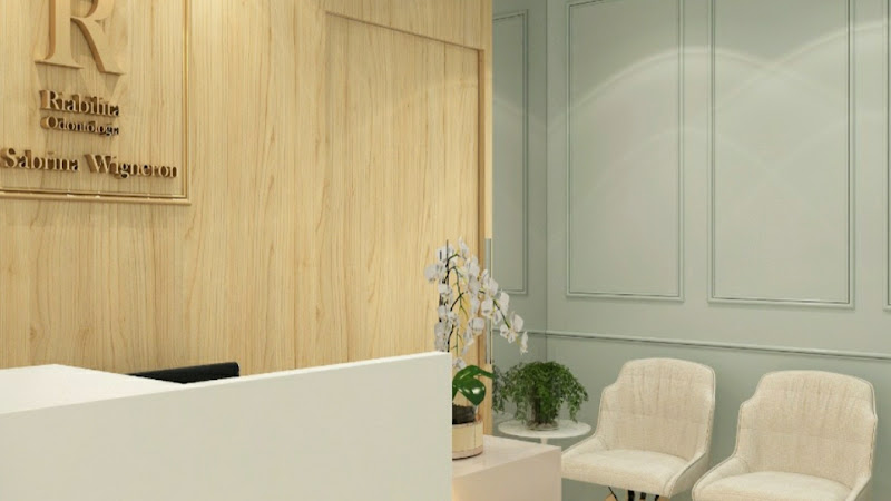 Foto 2 de Dra Sabrina Wigneron| Implante Dentário | Dentista | Consultório Studio Oral Implantes| Copacabana | Rio de Janeiro - RJ