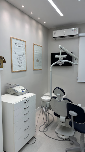 Foto 3 de Dra. Samantha Góes, Cirurgiã Dentista | Consultório Odontológico