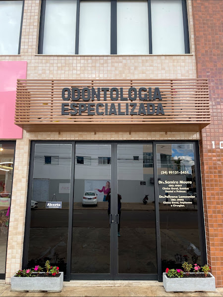 Foto 2 de Dra. Samira Moura