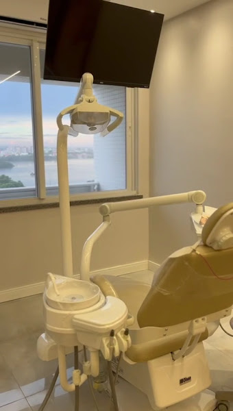 Foto 3 de Dra. Sara Rezende | Reabilitação Oral | Odontopediatria | Clareamento Dental | Estética Dental | Bruxismo