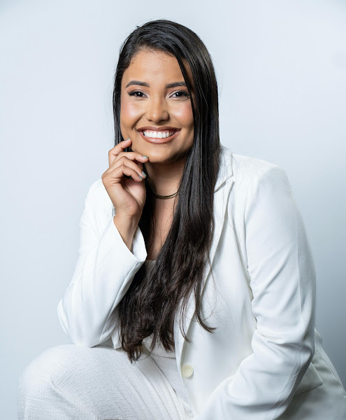 Foto 2 de Dra Sarah Alves - Excelência Lentes em Resina em Recife