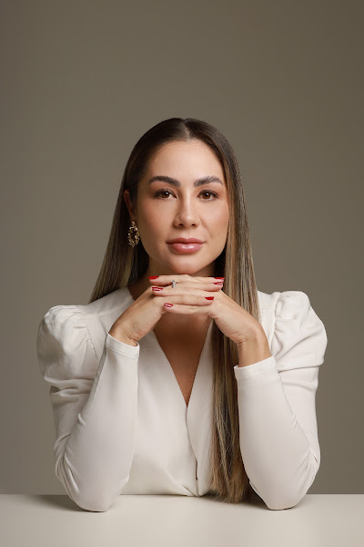 Foto 2 de Dra. Sarah Kuniochi - Harmonização Facial